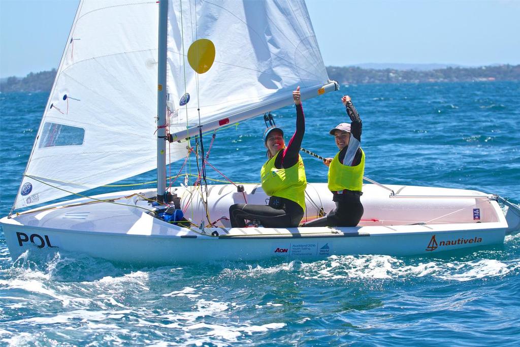 Julia Szmit and Hanna Dzik (POL) Gold medalists Girls 420 - Aon Youth Worlds 2016, Torbay, Auckland, New Zealand, Day 5, December 19, 2016 © Richard Gladwell www.photosport.co.nz